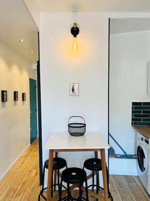 Superbe Appartement Au Coeur Du Mourillon Refais A Neuf Proche Des Plage Toulon Exteriör bild